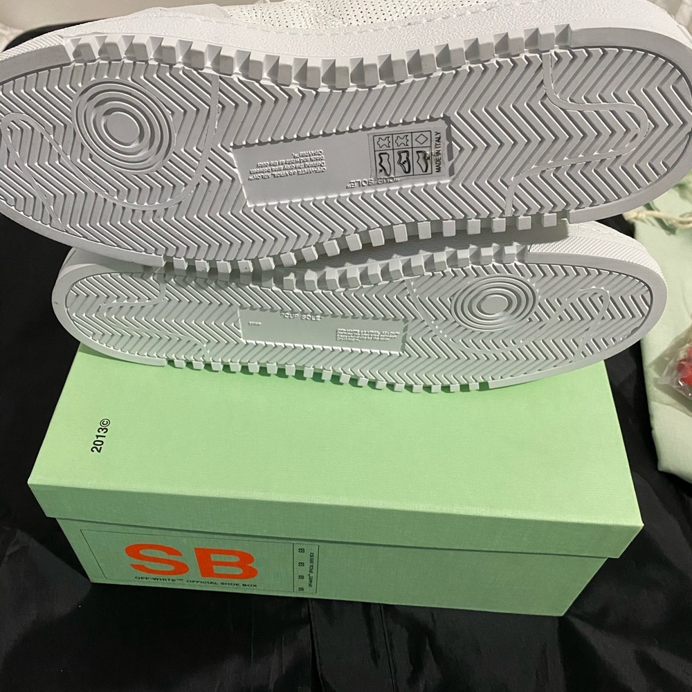 Off-White sneaker - Picture 6 of 9